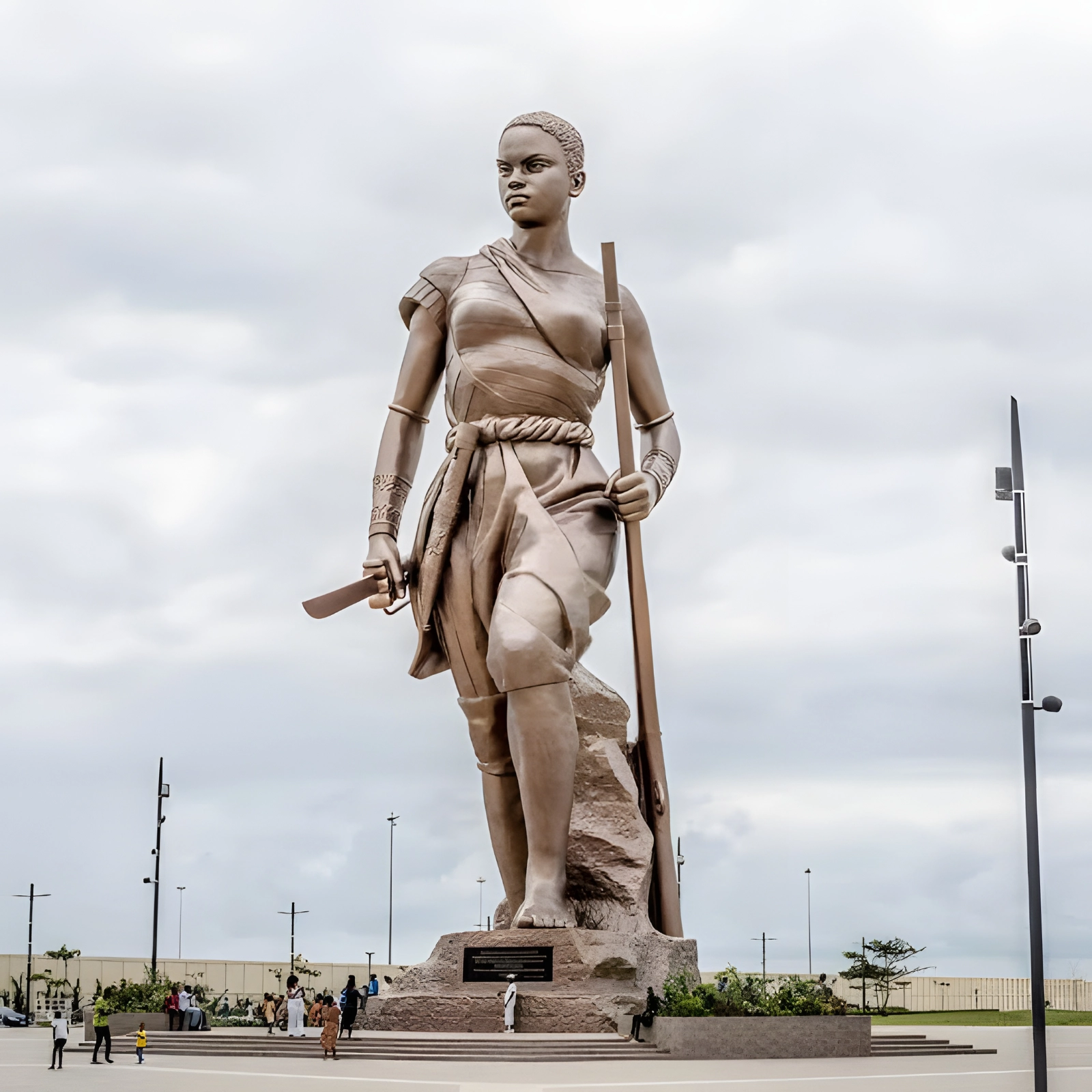 La statue monumentale de l'Amazone à Cotonou